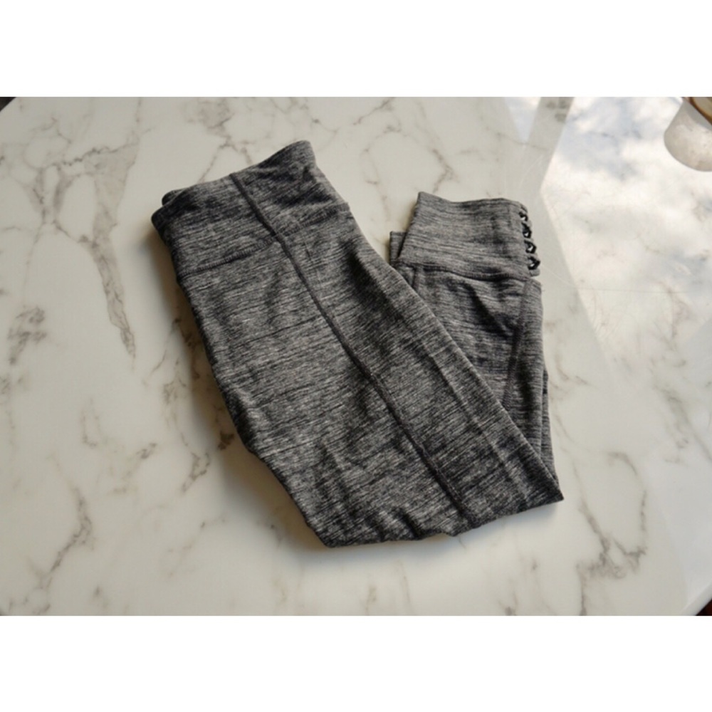 Calvin Klein crisscross Cropped Leggings
